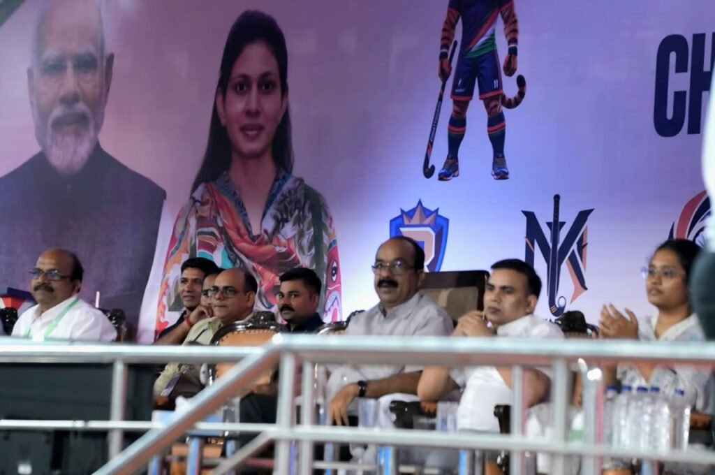उप मुख्यमंत्री श्री अरुण साव ने की खिलाड़ियों की हौसला अफजाई, मैच देखने पहुंचे हॉकी स्टेडियम
